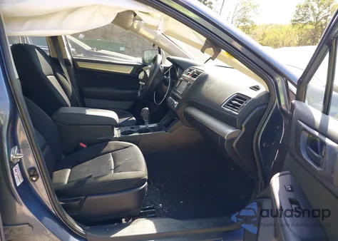 2017 Subaru Legacy 2.5I z USA, uszkodzony, nr VIN 4S3BNAB68H3045442